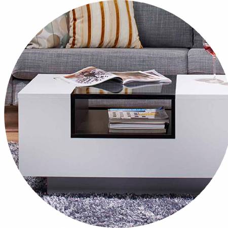 Az asztallap üvege jól láthatóvá teszi a tárolóhelyet, így könnyen rendszerezhető.